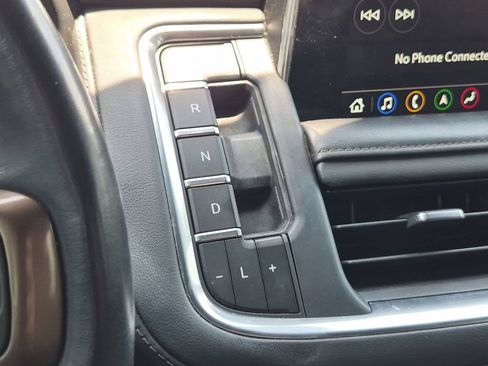 Used 2021 Chevrolet Tahoe High Country w/ Premium Package RWD image 15