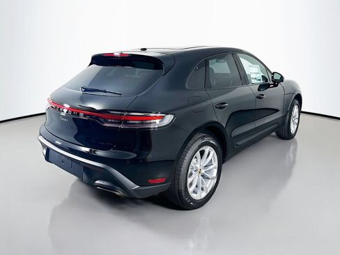 Certified 2026 Porsche Macan AWD/4WD image 9