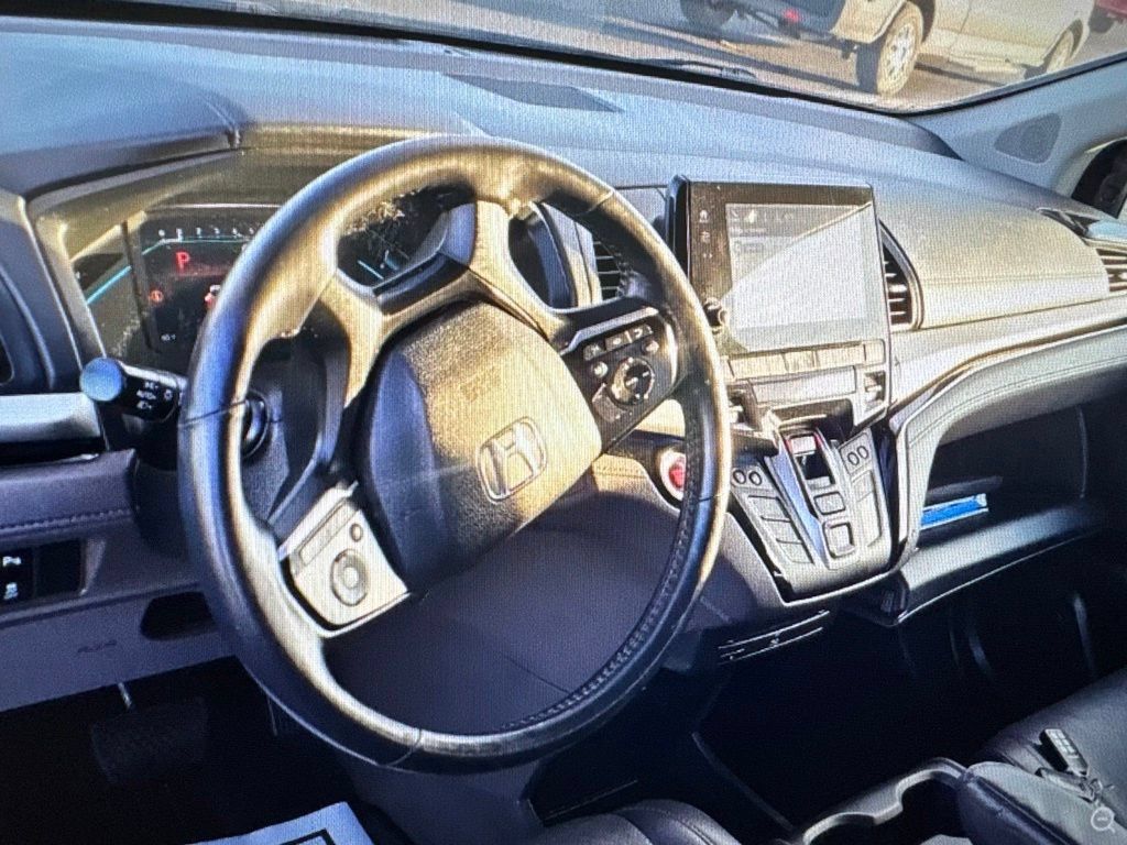Used 2018 Honda Odyssey Elite image 9