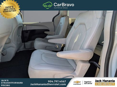 Used 2021 Chrysler Voyager Lxi FWD image 14