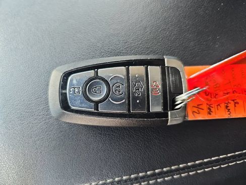 Used 2019 Ford Edge Titanium AWD/4WD image 34