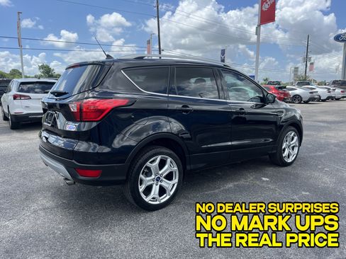 Used 2019 Ford Escape Titanium FWD image 2