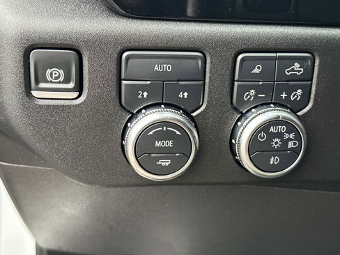 Used 2025 GMC Sierra 1500 SLT image 19