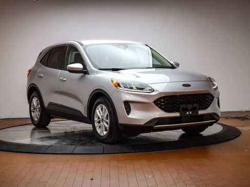 Used 2020 Ford Escape SE image 7