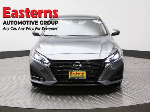 Used 2023 Nissan Altima 2.5 S image 2
