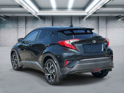 Used 2018 Toyota C-HR XLE FWD image 6