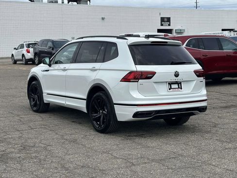 Used 2024 Volkswagen Tiguan SE R-Line image 3
