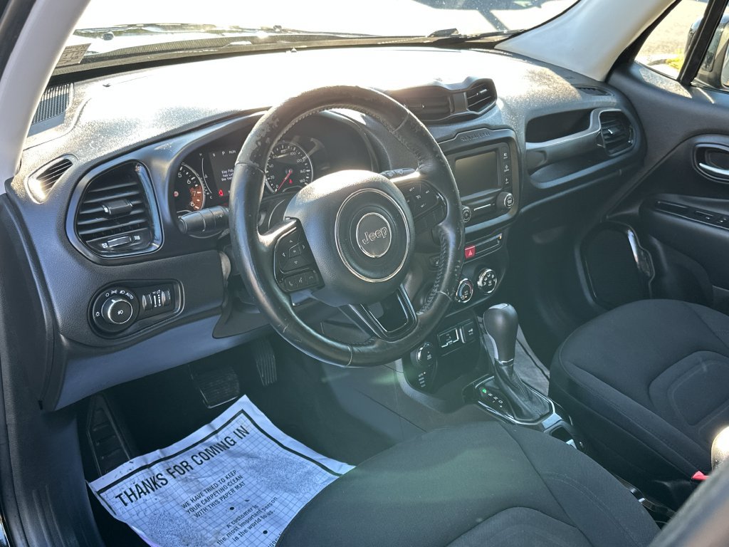 Used 2017 Jeep Renegade Altitude AWD/4WD image 13