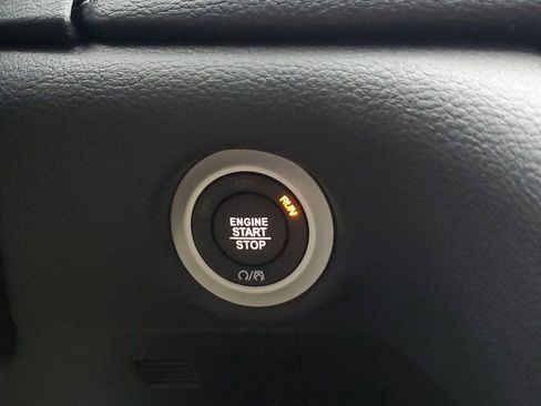New 2026 Chrysler Pacifica Select FWD image 29