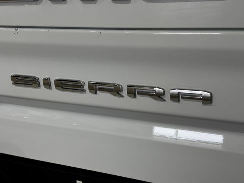Used 2022 GMC Sierra 1500 Elevation w/ LPO, Elevation Black Package AWD/4WD image 31