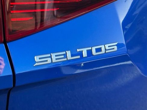 Certified 2023 Kia Seltos S image 5