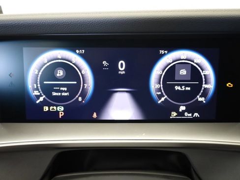 New 2025 Volkswagen Tiguan SE image 15