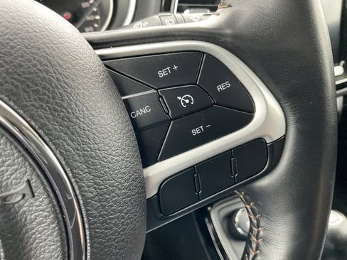 Used 2018 Jeep Compass Limited image 12