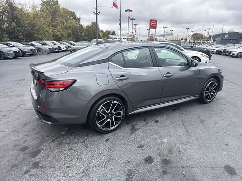 New 2025 Nissan Sentra SR FWD image 8