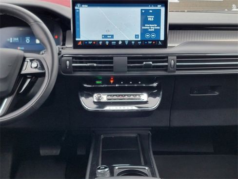 Certified 2024 Lincoln Corsair AWD w/ Equipment Group 101A image 27