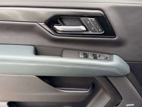 Used 2026 GMC Yukon AT4 w/ AT4 Premium Plus Package image 13