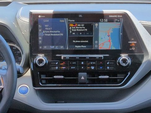 Used 2021 Toyota Highlander Platinum AWD/4WD image 16