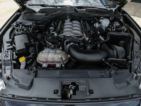 Used 2018 Ford Mustang GT RWD image 41