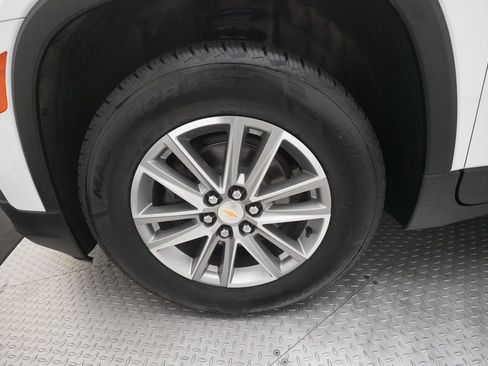 Used 2023 Chevrolet Traverse LT image 28