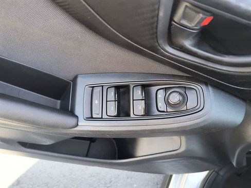 Used 2018 Subaru Crosstrek 2.0i Premium AWD/4WD image 13