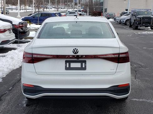 New 2026 Volkswagen Jetta SE FWD image 4