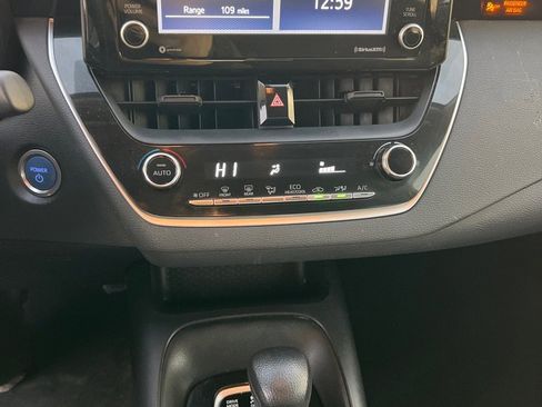 Used 2022 Toyota Corolla LE image 27