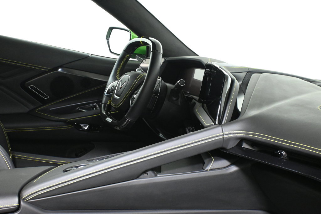 Used 2026 Chevrolet Corvette Z06 w/ Stealth Interior Trim Package RWD image 31