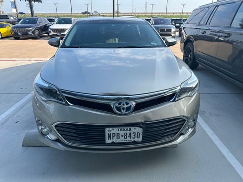 Used 2014 Toyota Avalon Limited FWD image 3