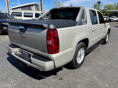 Used 2008 Chevrolet Avalanche LT w/ LT Preferred Equipment Group image 4