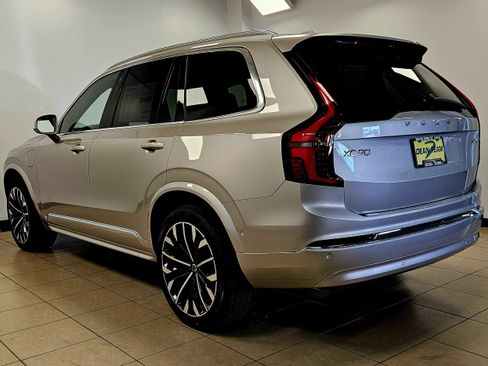 New 2026 Volvo XC90 T8 Plus w/ Protection Package Premier image 6
