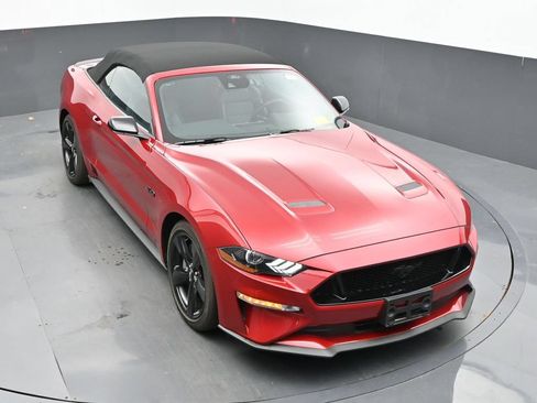 Used 2022 Ford Mustang GT Premium w/ Black Accent Package RWD image 31