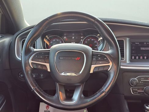 Used 2019 Dodge Charger SXT w/ Leather Interior Group RWD image 10