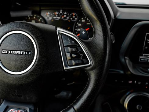 Used 2016 Chevrolet Camaro SS RWD image 24