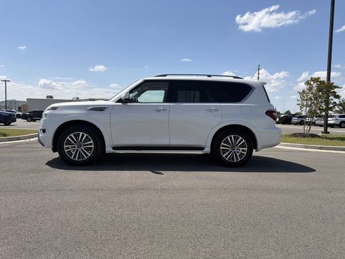 Used 2023 Nissan Armada SL w/ Captain's Chairs Package RWD image 2