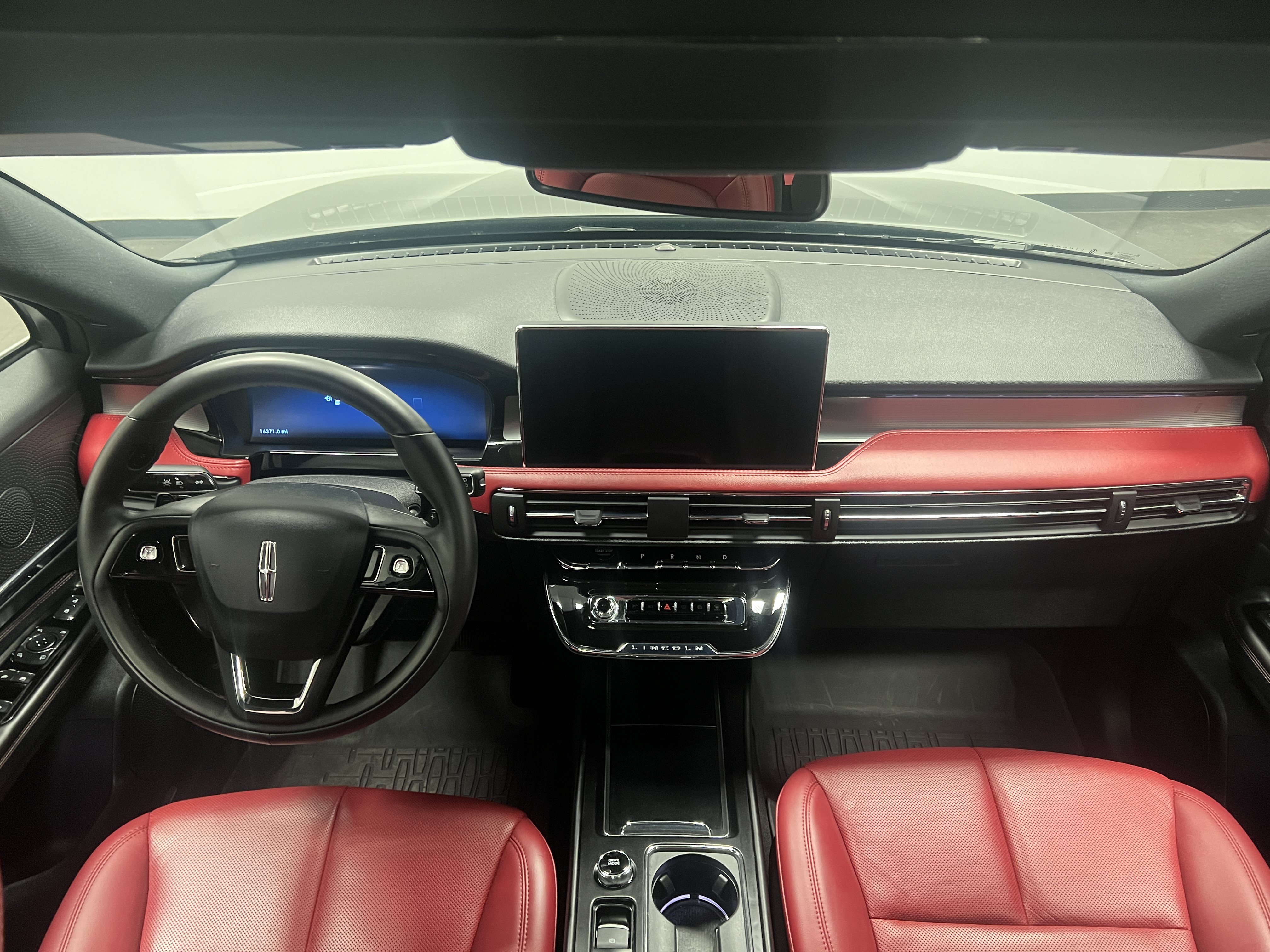 Used 2025 Lincoln Corsair Grand Touring AWD/4WD image 13
