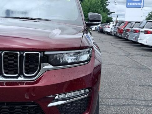 Certified 2025 Jeep Grand Cherokee Limited AWD/4WD image 4