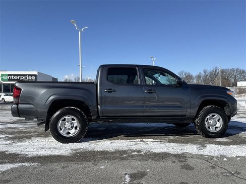 Used 2021 Toyota Tacoma SR image 9