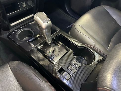 Used 2018 Toyota 4Runner TRD Off-Road Premium image 27