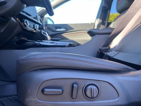 Used 2025 Chevrolet Trax RS w/ Driver Confidence Package image 12