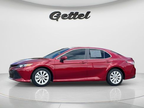 Used 2018 Toyota Camry LE FWD image 1