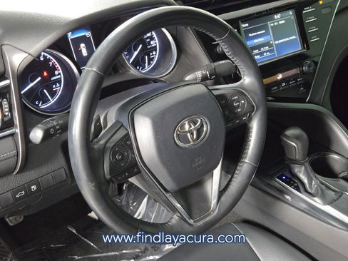 Used 2018 Toyota Camry SE image 20