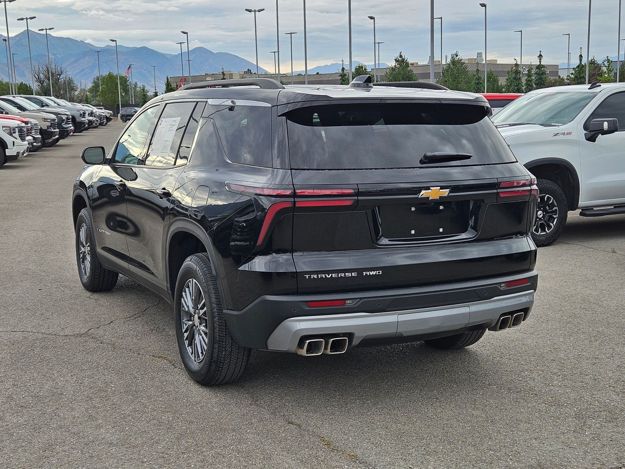 Used 2026 Chevrolet Traverse LT AWD/4WD image 5