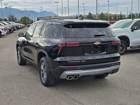 Used 2026 Chevrolet Traverse LT AWD/4WD image 5