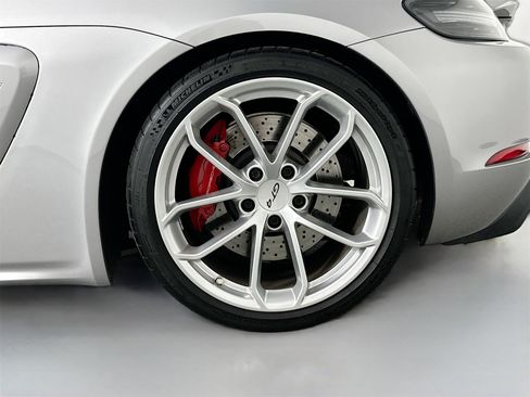 Certified 2020 Porsche 718 Cayman GT4 image 12