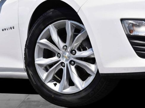 Used 2024 Chevrolet Malibu LT FWD image 3