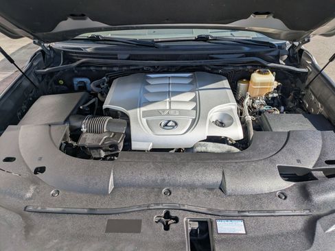 Used 2016 Lexus LX 570 4WD w/ Luxury Package image 37
