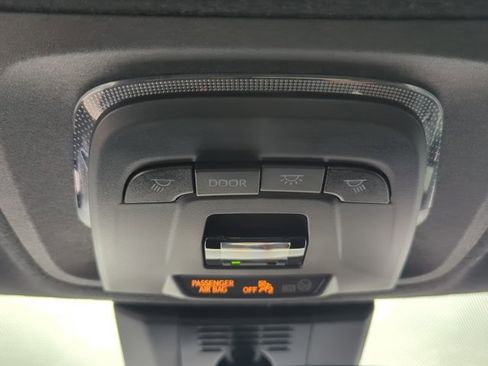 Used 2025 Toyota Corolla SE image 23