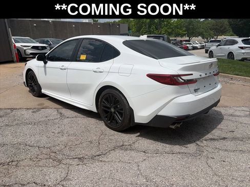 Used 2025 Toyota Camry SE w/ Convenience Package FWD image 7