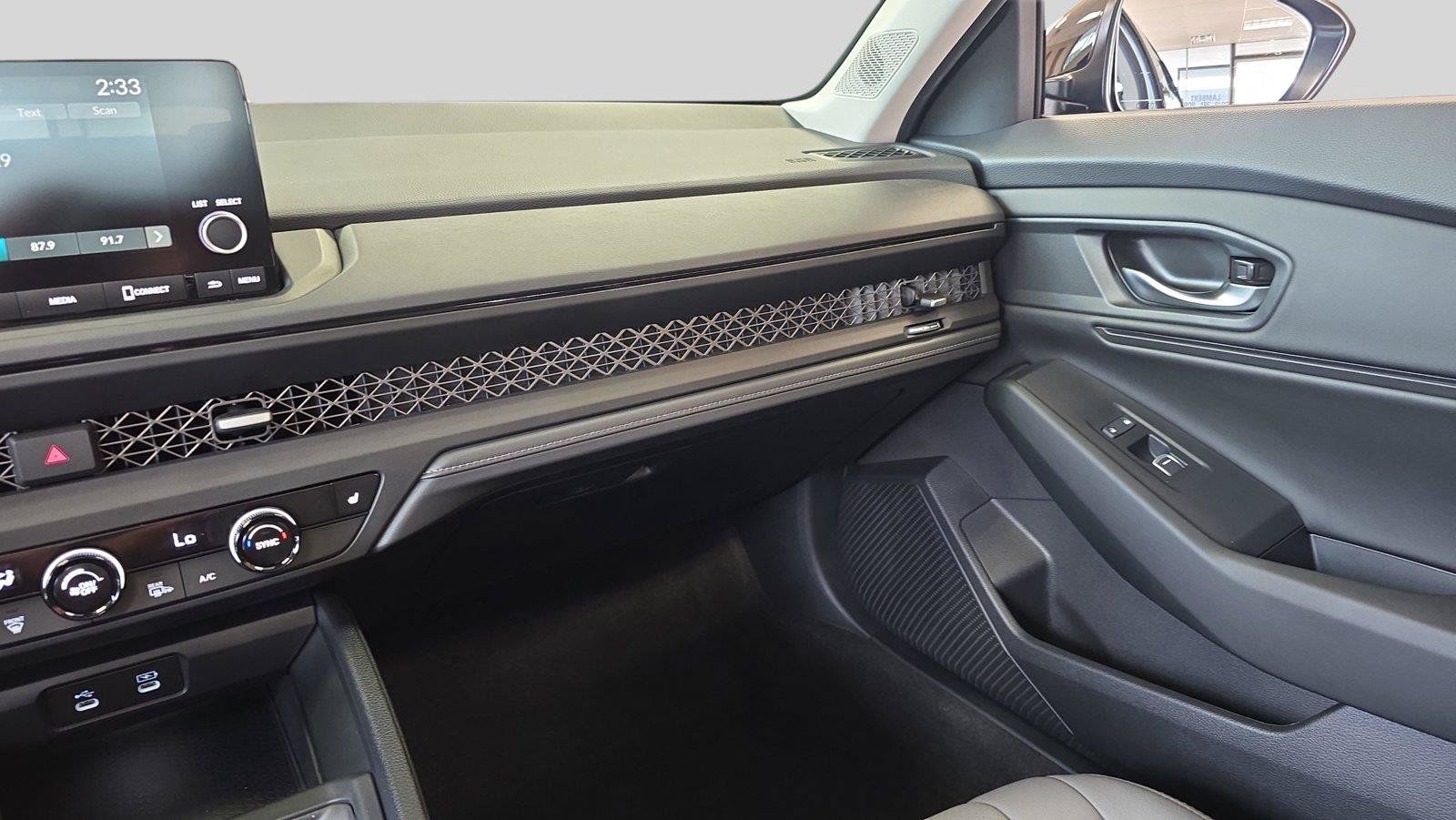 Used 2025 Honda Accord SE image 25