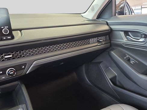 Used 2025 Honda Accord SE image 25
